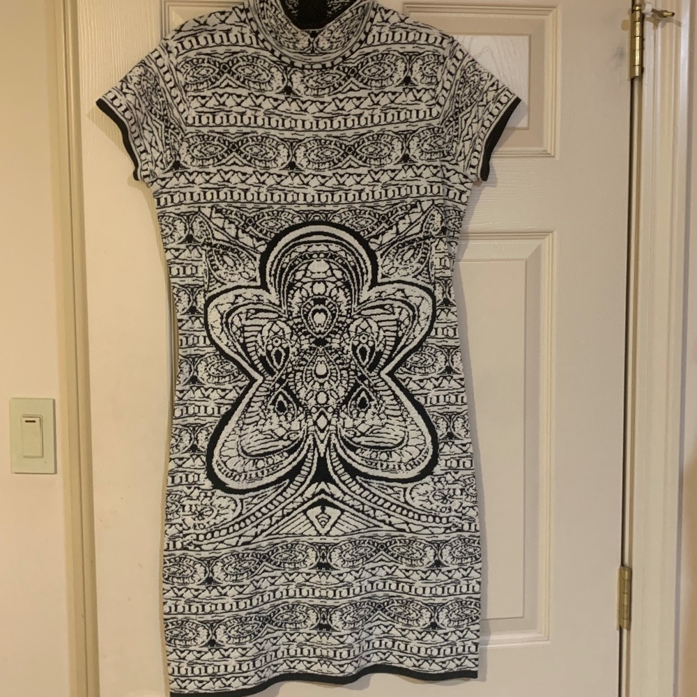 Neiman Marcus Black/Cream Print Knit Dress sz S